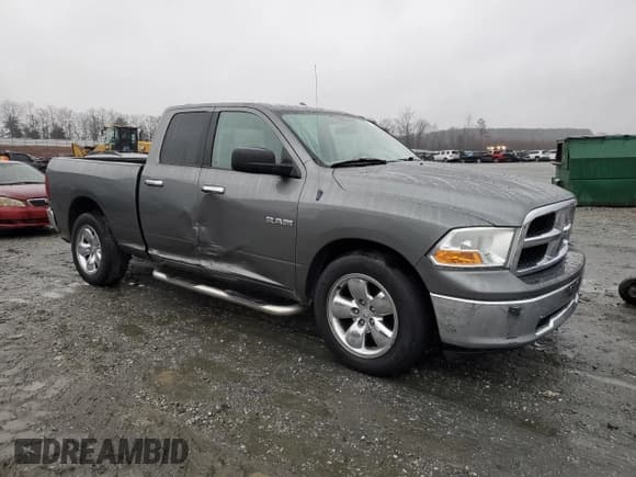 ✅ 2009 Dodge 1500 SLT • VIN: 1D3HB18P89S782139 • Lot: 45051415. Wystawiony na Copart z przebiegiem 196 596 mil. Bezpłatny archiwum sprzedaży aukcyjnych z USA i szczegółowy raport historii pojazdu na DreamBid. Zdjęcie 4.