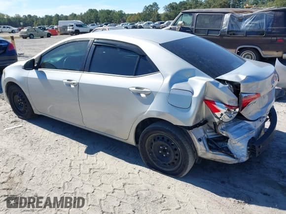✅ 2018 Toyota Corolla LE • VIN: 5YFBURHE2JP795187 • Lot: 43460746. Listed on IAAI with 301,229 mi. Free auction sales archive from the USA and detailed vehicle history report at DreamBid. Image 3.