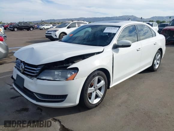 ✅ 2013 Volkswagen Passat SE • VIN: 1VWBP7A39DC036065 • Lot: 43696993. Wystawiony na IAAI z przebiegiem 148 478 mil. Bezpłatny archiwum sprzedaży aukcyjnych z USA i szczegółowy raport historii pojazdu na DreamBid. Zdjęcie 2.