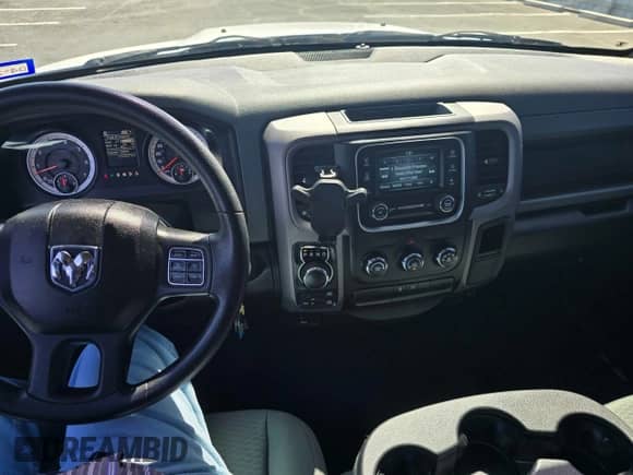 2014 Ram 1500 Express z VIN 1C6RR7FT7ES379542, wystawiony jako Copart lot #49185625 z przebiegiem 100 237 mil mil oraz Szkoda całkowita • Salvage title. Historia ofert i sprzedaży dostępna na DreamBid. Obrazek 9.