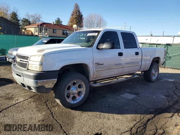 ✅ 2005 Chevrolet Silverado 2500HD LS • VIN: 1GCHK23285F953730 • Lot: 82726105. Wystawiony na Copart z przebiegiem 189 540 mil. Bezpłatny archiwum sprzedaży aukcyjnych z USA i szczegółowy raport historii pojazdu na DreamBid. Zdjęcie 1.