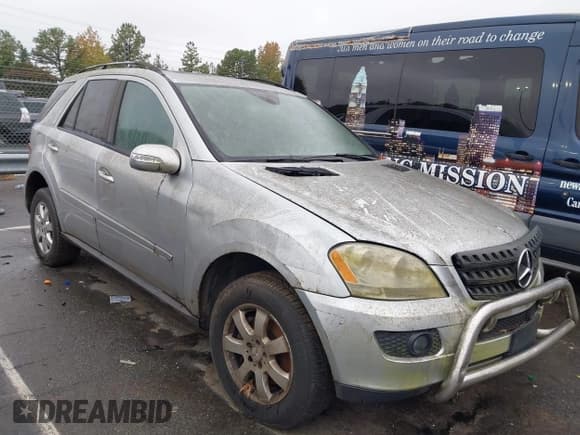 ✅ 2006 Mercedes-Benz M 350 • VIN: 4JGBB86E86A136248 • Lot: 43547180. Listed on IAAI with 226,389 mi. Free auction sales archive from the USA and detailed vehicle history report at DreamBid. Image 1.