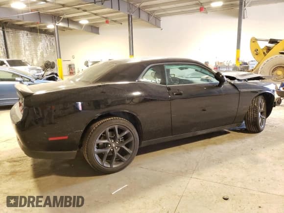 ✅ 2023 Dodge Challenger SXT • VIN: 2C3CDZAG7PH521440 • Lot: 47371403. Wystawiony na Copart z przebiegiem 2 260 mil. Bezpłatny archiwum sprzedaży aukcyjnych z USA i szczegółowy raport historii pojazdu na DreamBid. Zdjęcie 3.
