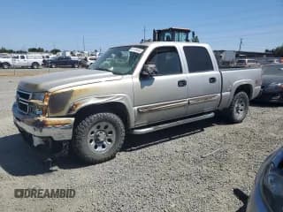 ✅ 2006 Chevrolet Silverado 1500 LT1 • VIN: 2GCEK13Z061354176 • Лот: 62139694. Опубликован ранее на Copart с пробегом 114 573 миль. Бесплатный доступ к архиву аукционных продаж из США и подробный отчёт об истории автомобиля на DreamBid. Изображение 1.