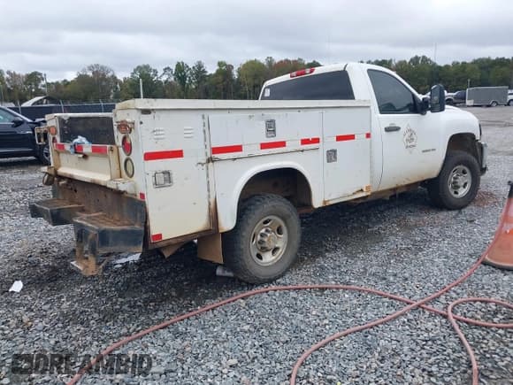 ✅ 2010 Chevrolet Silverado 2500HD Work Truck • VIN: 1GC3KVBG5AF115495 • Lot: 43522977. Listed on IAAI with 337,693 mi. Free auction sales archive from the USA and detailed vehicle history report at DreamBid. Image 4.