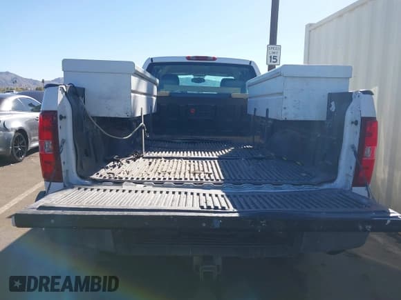 ✅ 2007 Chevrolet Silverado 2500HD Work Truck • VIN: 1GCHC29K97E585460 • Лот: 41313571. Опубликован ранее на IAAI с пробегом 344 735 миль. Бесплатный доступ к архиву аукционных продаж из США и подробный отчёт об истории автомобиля на DreamBid. Изображение 8.