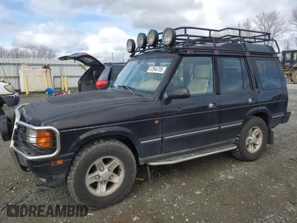 ✅ 1998 Land Rover Discovery SD • VIN: SALJY1248WA753645 • Lot: 47944795. Wystawiony na Copart z przebiegiem 181 974 mil. Bezpłatny archiwum sprzedaży aukcyjnych z USA i szczegółowy raport historii pojazdu na DreamBid. Zdjęcie 1.