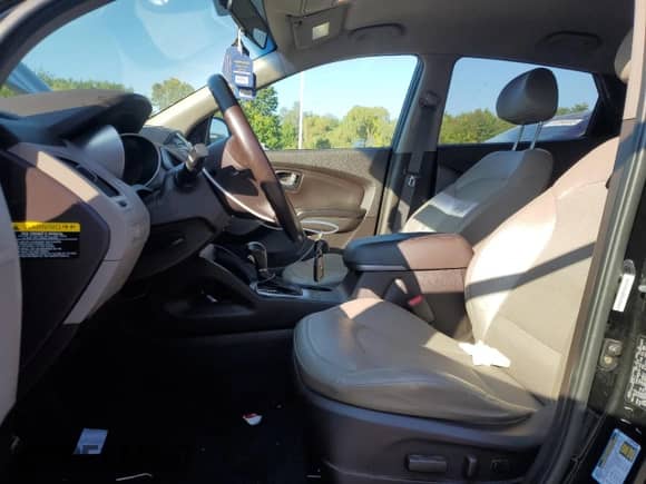 2014 Hyundai Tucson SE z VIN KM8JUCAG6EU847252, wystawiony jako Copart lot #80514605 z przebiegiem 125 522 mil mil oraz Czysty tytuł • Clean title. Historia ofert i sprzedaży dostępna na DreamBid. Obrazek 7.