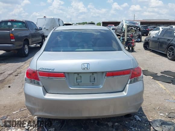 ✅ 2012 Honda Accord LX Premium • VIN: 1HGCP2F48CA075351 • Lot: 42952702. Wystawiony na IAAI z przebiegiem 142 967 mil. Bezpłatny archiwum sprzedaży aukcyjnych z USA i szczegółowy raport historii pojazdu na DreamBid. Zdjęcie 15.