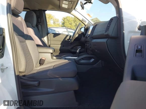 ✅ 2024 Nissan Frontier S • VIN: 1N6ED1CL5RN674809 • Lot: 43588196. Listed on IAAI with 2,204 mi. Free auction sales archive from the USA and detailed vehicle history report at DreamBid. Image 5.