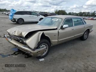 ✅ 1999 Jaguar XJ • VIN: SAJKX6048XC849376 • Lot: 70538064. Wystawiony na Copart z przebiegiem 122 891 mil. Bezpłatny archiwum sprzedaży aukcyjnych z USA i szczegółowy raport historii pojazdu na DreamBid. Zdjęcie 1.