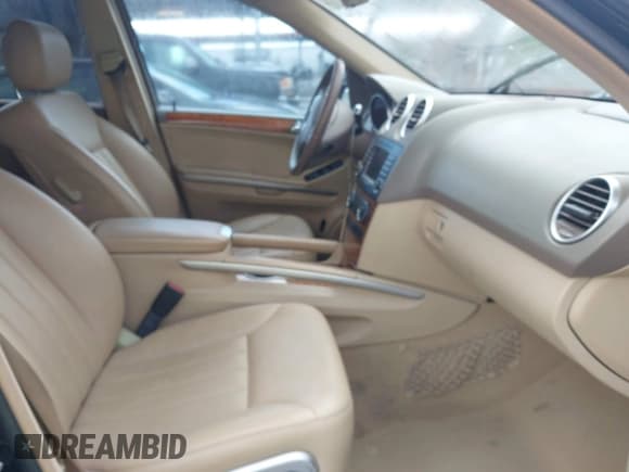 ✅ 2008 Mercedes-Benz M 350 • VIN: 4JGBB86E88A383451 • Lot: 43288042. Listed on IAAI with 220,544 mi. Free auction sales archive from the USA and detailed vehicle history report at DreamBid. Image 5.