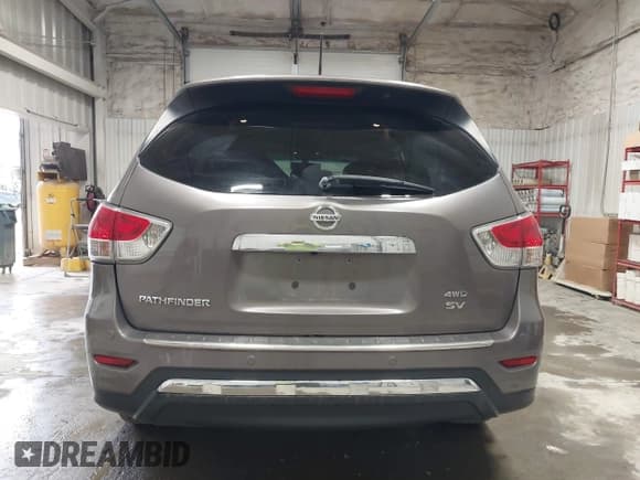 ✅ 2014 Nissan Pathfinder SV • VIN: 5N1AR2MM7EC725129 • Lot: 43114808. Listed on IAAI with 45,061 mi. Free auction sales archive from the USA and detailed vehicle history report at DreamBid. Image 16.