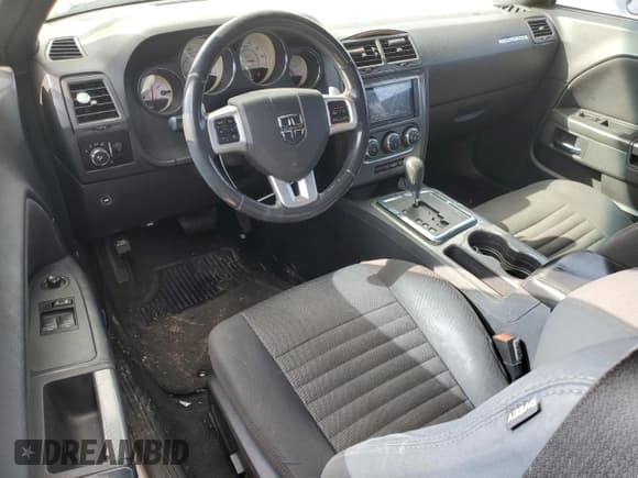 ✅ 2013 Dodge Challenger R/T Classic • VIN: 2C3CDYBT7DH699916 • Lot: 87728405. Wystawiony na Copart z przebiegiem 181 600 mil. Bezpłatny archiwum sprzedaży aukcyjnych z USA i szczegółowy raport historii pojazdu na DreamBid. Zdjęcie 8.