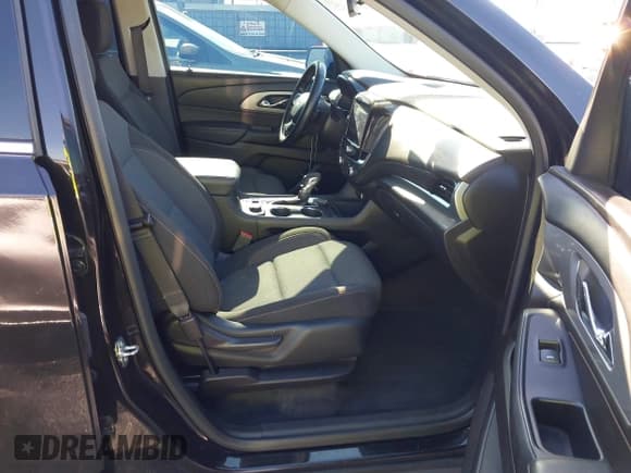 ✅ 2021 Chevrolet Traverse LT Cloth • VIN: 1GNERGKW6MJ167105 • Lot: 43798938. Listed on IAAI with 45,234 mi. Free auction sales archive from the USA and detailed vehicle history report at DreamBid. Image 5.