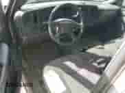 2004 Chevrolet Silverado 1500 Work Truck с VIN 1GCEC14X24Z347681, выставлен на аукционе Copart как лот 62536344 с пробегом 240 786 миль миль и Списание • Salvage title. История ставок и продаж доступна на DreamBid. Изображение 8.