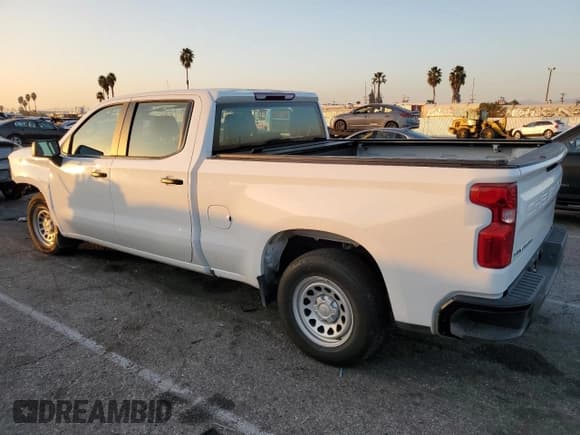 ✅ 2022 Chevrolet Silverado 1500 Work Truck • VIN: 1GCPAAEK2NZ529013 • Lot: 80118443. Wystawiony na Copart z przebiegiem 22 608 mil. Bezpłatny archiwum sprzedaży aukcyjnych z USA i szczegółowy raport historii pojazdu na DreamBid. Zdjęcie 2.