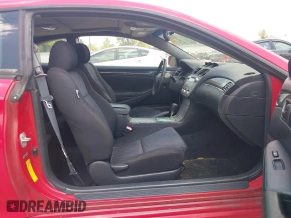 ✅ 2005 Toyota Solara SE • VIN: 4T1CE38P05U960271 • Lot: 42943347. Listed on IAAI with 233,180 mi. Free auction sales archive from the USA and detailed vehicle history report at DreamBid. Image 5.