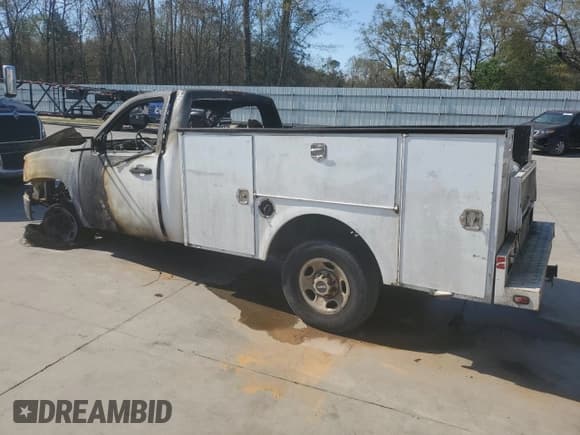 ✅ 2007 GMC Sierra 2500HD Work Truck • VIN: 1GDHC24K77E550046 • Lot: 50433995. Listed on Copart with Not provided. Free auction sales archive from the USA and detailed vehicle history report at DreamBid. Image 2.