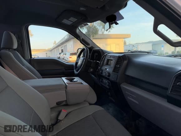 ✅ 2017 Ford F-150 XL • VIN: 1FTMF1EF7HKD76701 • Lot: 54277595. Listed on Copart with 36,566 mi. Free auction sales archive from the USA and detailed vehicle history report at DreamBid. Image 5.
