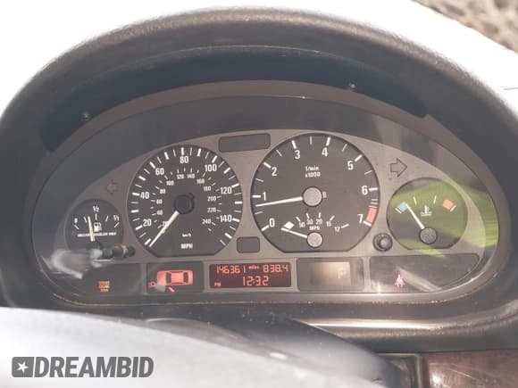 ✅ 2005 BMW 3 Series 325i • VIN: WBAEV33425KX11263 • Lot: 42656886. Listed on IAAI with 146,361 mi. Free auction sales archive from the USA and detailed vehicle history report at DreamBid. Image 15.