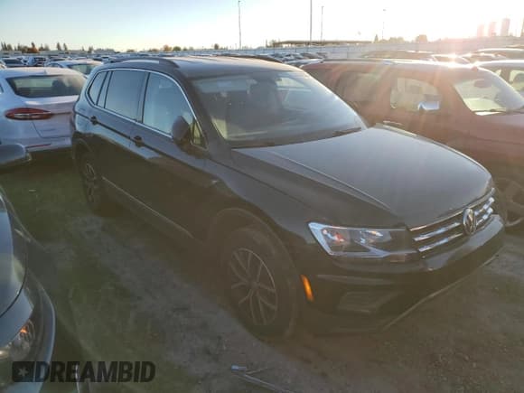 ✅ 2020 Volkswagen Tiguan SE • VIN: 3VV3B7AX8LM024237 • Lot: 90944255. Wystawiony na Copart z przebiegiem 72 197 mil. Bezpłatny archiwum sprzedaży aukcyjnych z USA i szczegółowy raport historii pojazdu na DreamBid. Zdjęcie 4.