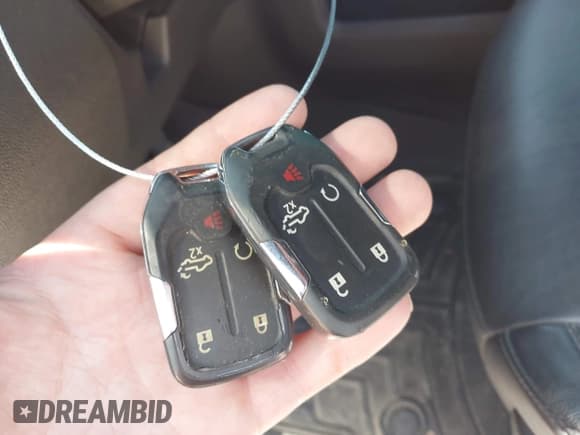 ✅ 2020 Chevrolet Silverado 1500 RST • VIN: 3GCUYEED1LG126855 • Lot: 42819335. Wystawiony na IAAI z przebiegiem 82 684 mil. Bezpłatny archiwum sprzedaży aukcyjnych z USA i szczegółowy raport historii pojazdu na DreamBid. Zdjęcie 11.