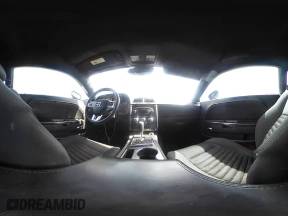 2014 Dodge Challenger SXT 100th Anniversary z VIN 2C3CDYAGXEH298415, wystawiony jako IAAI lot #42133602 z przebiegiem 126 523 mil mil oraz . Historia ofert i sprzedaży dostępna na DreamBid. Obrazek 19.