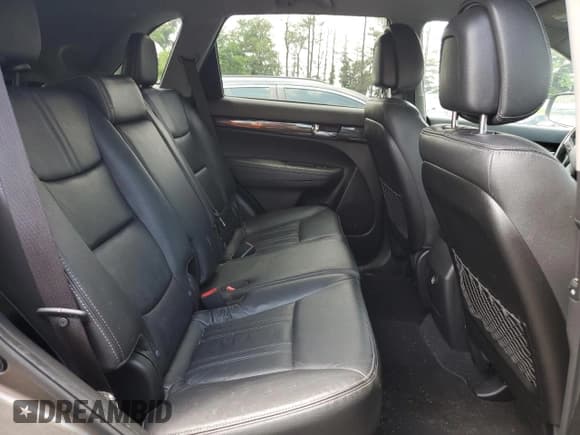 ✅ 2013 Kia Sorento EX • VIN: 5XYKUDA64DG401686 • Лот: 62184205. Опубликован ранее на Copart с пробегом Не указан. Бесплатный доступ к архиву аукционных продаж из США и подробный отчёт об истории автомобиля на DreamBid. Изображение 11.