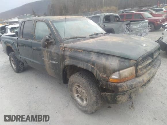 ✅ 2000 Dodge Dakota Sport • VIN: 1B7HG2AZ6YS661541 • Lot: 41674406. Wystawiony na IAAI z przebiegiem 204 117 mil. Bezpłatny archiwum sprzedaży aukcyjnych z USA i szczegółowy raport historii pojazdu na DreamBid. Zdjęcie 1.