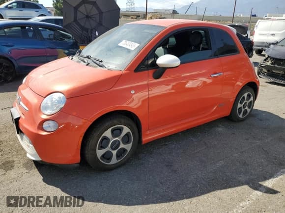✅ 2017 FIAT 500e • VIN: 3C3CFFGE7HT544532 • Lot: 70640495. Listed on Copart with 111,403 mi. Free auction sales archive from the USA and detailed vehicle history report at DreamBid. Image 1.