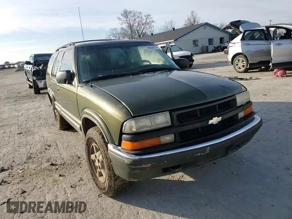 ✅ 2001 Chevrolet Blazer LT • VIN: 1GNDT13W912114106 • Lot: 88358955. Wystawiony na Copart z przebiegiem 185 349 mil. Bezpłatny archiwum sprzedaży aukcyjnych z USA i szczegółowy raport historii pojazdu na DreamBid. Zdjęcie 11.