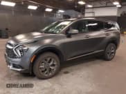 ✅ 2025 Kia Sportage SX-Prestige • VIN: KNDPXCDG9S7190801 • Лот: 42157106. Опубликован ранее на IAAI с пробегом 1 377 миль. Бесплатный доступ к архиву аукционных продаж из США и подробный отчёт об истории автомобиля на DreamBid. Изображение 2.