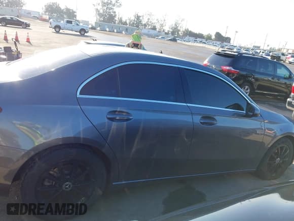 ✅ 2019 Mercedes-Benz A 220 • VIN: WDD3G4EB6KW033049 • Lot: 42211681. Wystawiony na IAAI z przebiegiem 35 186 mil. Bezpłatny archiwum sprzedaży aukcyjnych z USA i szczegółowy raport historii pojazdu na DreamBid. Zdjęcie 13.