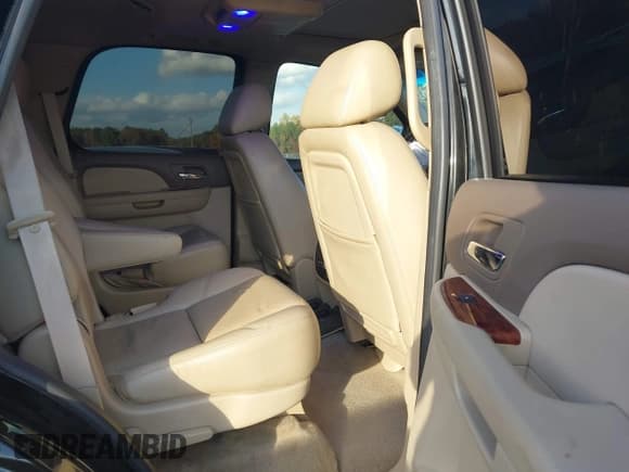 ✅ 2011 Chevrolet Tahoe LTZ • VIN: 1GNSKCE04BR270173 • Lot: 43614056. Listed on IAAI with 232,843 mi. Free auction sales archive from the USA and detailed vehicle history report at DreamBid. Image 8.