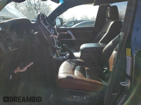 ✅ 2018 Toyota Land Cruiser • VIN: JTMCY7AJ1J4070283 • Лот: 86083754. Опубликован ранее на Copart с пробегом 32 767 миль. Бесплатный доступ к архиву аукционных продаж из США и подробный отчёт об истории автомобиля на DreamBid. Изображение 7.