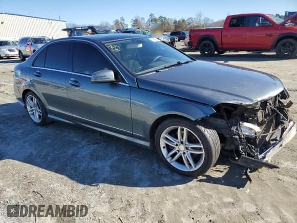 ✅ 2012 Mercedes-Benz C 300 Sport • VIN: WDDGF8BB1CA709311 • Лот: 84649524. Опубликован ранее на Copart с пробегом 154 747 миль. Бесплатный доступ к архиву аукционных продаж из США и подробный отчёт об истории автомобиля на DreamBid. Изображение 4.