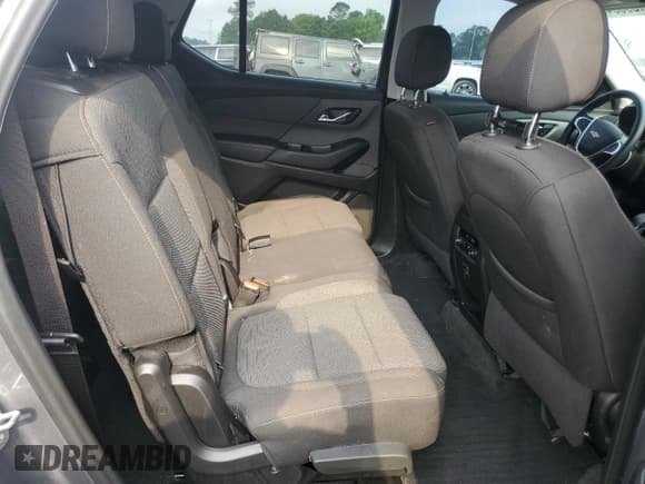 ✅ 2021 Chevrolet Traverse LS • VIN: 1GNERFKW7MJ116870 • Lot: 53139354. Wystawiony na Copart z przebiegiem 41 086 mil. Bezpłatny archiwum sprzedaży aukcyjnych z USA i szczegółowy raport historii pojazdu na DreamBid. Zdjęcie 11.