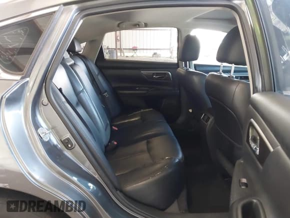 ✅ 2014 Nissan Altima SL • VIN: 1N4AL3APXEC264797 • Лот: 42798301. Опубликован ранее на IAAI с пробегом 205 971 миль. Бесплатный доступ к архиву аукционных продаж из США и подробный отчёт об истории автомобиля на DreamBid. Изображение 8.