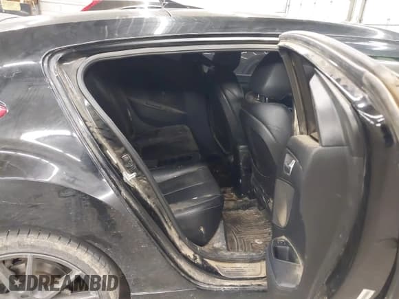 ✅ 2013 Hyundai Veloster Turbo • VIN: KMHTC6AE8DU084239 • Lot: 43640953. Wystawiony na IAAI z przebiegiem 197 748 mil. Bezpłatny archiwum sprzedaży aukcyjnych z USA i szczegółowy raport historii pojazdu na DreamBid. Zdjęcie 8.