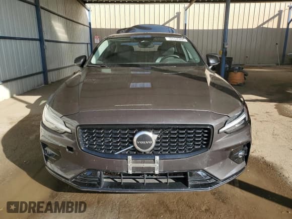 ✅ 2024 Volvo S60 Core Dark Theme • VIN: 7JRL12FK8RG294428 • Lot: 86885625. Listed on Copart with 51,354 mi. Free auction sales archive from the USA and detailed vehicle history report at DreamBid. Image 5.