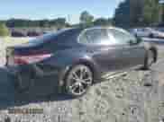 2020 Toyota Camry Hybrid SE z VIN 4T1J31AK3LU011990, wystawiony jako Copart lot #70181845 z przebiegiem 173 265 mil mil oraz Szkoda całkowita • Salvage title. Historia ofert i sprzedaży dostępna na DreamBid. Obrazek 3.