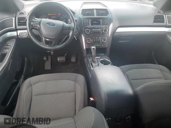 ✅ 2017 Ford Explorer XLT • VIN: 1FM5K7D86HGA94215 • Лот: 81742765. Опубликован ранее на Copart с пробегом 128 063 миль. Бесплатный доступ к архиву аукционных продаж из США и подробный отчёт об истории автомобиля на DreamBid. Изображение 8.