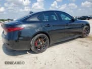 ✅ 2021 Alfa Romeo Giulia Ti Sport • VIN: ZARFAMBN6M7644810 • Lot: 60537005. Wystawiony na Copart z przebiegiem 39 338 mil. Bezpłatny archiwum sprzedaży aukcyjnych z USA i szczegółowy raport historii pojazdu na DreamBid. Zdjęcie 3.