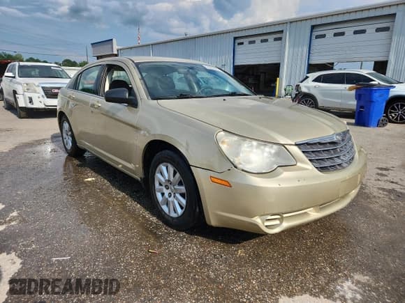 ✅ 2010 Chrysler Sebring Touring • VIN: 1C3CC4FB0AN207212 • Лот: 63228025. Опубликован ранее на Copart с пробегом 171 026 миль. Бесплатный доступ к архиву аукционных продаж из США и подробный отчёт об истории автомобиля на DreamBid. Изображение 4.