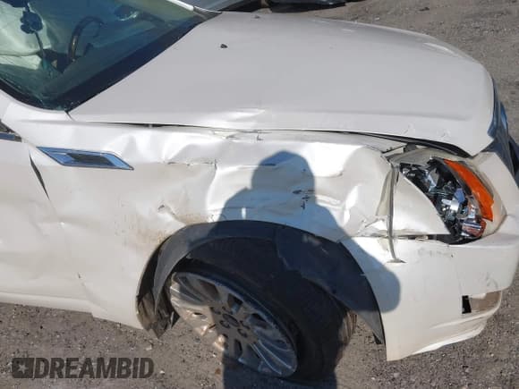 ✅ 2012 Cadillac CTS Premium • VIN: 1G6DS5E36C0139035 • Lot: 41775266. Wystawiony na IAAI z przebiegiem 176 370 mil. Bezpłatny archiwum sprzedaży aukcyjnych z USA i szczegółowy raport historii pojazdu na DreamBid. Zdjęcie 14.