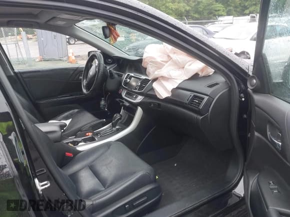 ✅ 2015 Honda Accord EX-L • VIN: 1HGCR6F58FA004617 • Lot: 42472452. Listed on IAAI with 133,882 mi. Free auction sales archive from the USA and detailed vehicle history report at DreamBid. Image 5.