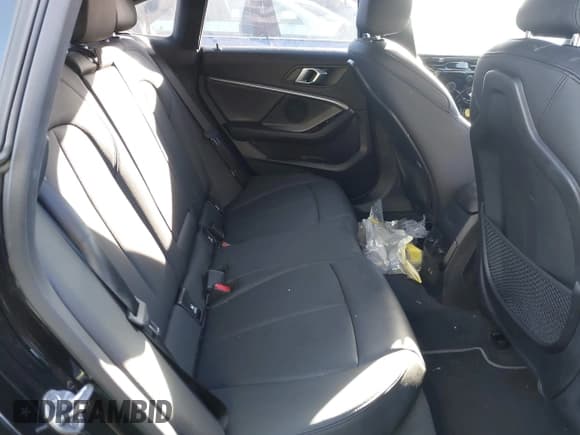 ✅ 2022 BMW 2 Series 228i • VIN: WBA53AK05N7K18799 • Lot: 43551575. Wystawiony na IAAI z przebiegiem 61 048 mil. Bezpłatny archiwum sprzedaży aukcyjnych z USA i szczegółowy raport historii pojazdu na DreamBid. Zdjęcie 8.