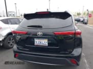 ✅ 2023 Toyota Highlander L • VIN: 5TDKDRAHXPS516220 • Lot: 42152777. Wystawiony na IAAI z przebiegiem 19 263 mil. Bezpłatny archiwum sprzedaży aukcyjnych z USA i szczegółowy raport historii pojazdu na DreamBid. Zdjęcie 17.