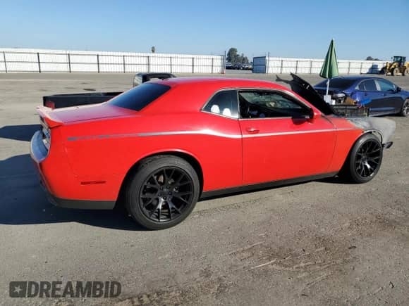 2015 Dodge Challenger SXT z VIN 2C3CDZAG8FH715103, wystawiony jako Copart lot #82575205 z przebiegiem Nie podano mil oraz Szkoda całkowita • Salvage title. Historia ofert i sprzedaży dostępna na DreamBid. Obrazek 3.